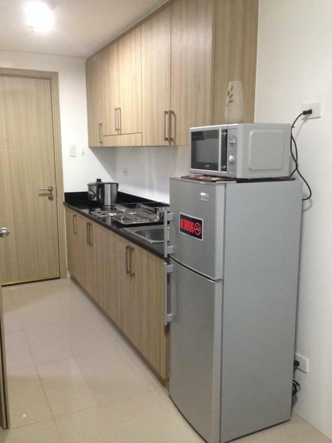 מנילה Shore Residences Moa מראה חיצוני תמונה