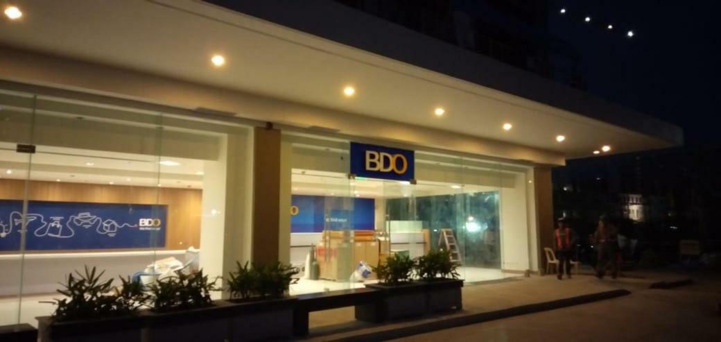 מנילה Shore Residences Moa מראה חיצוני תמונה